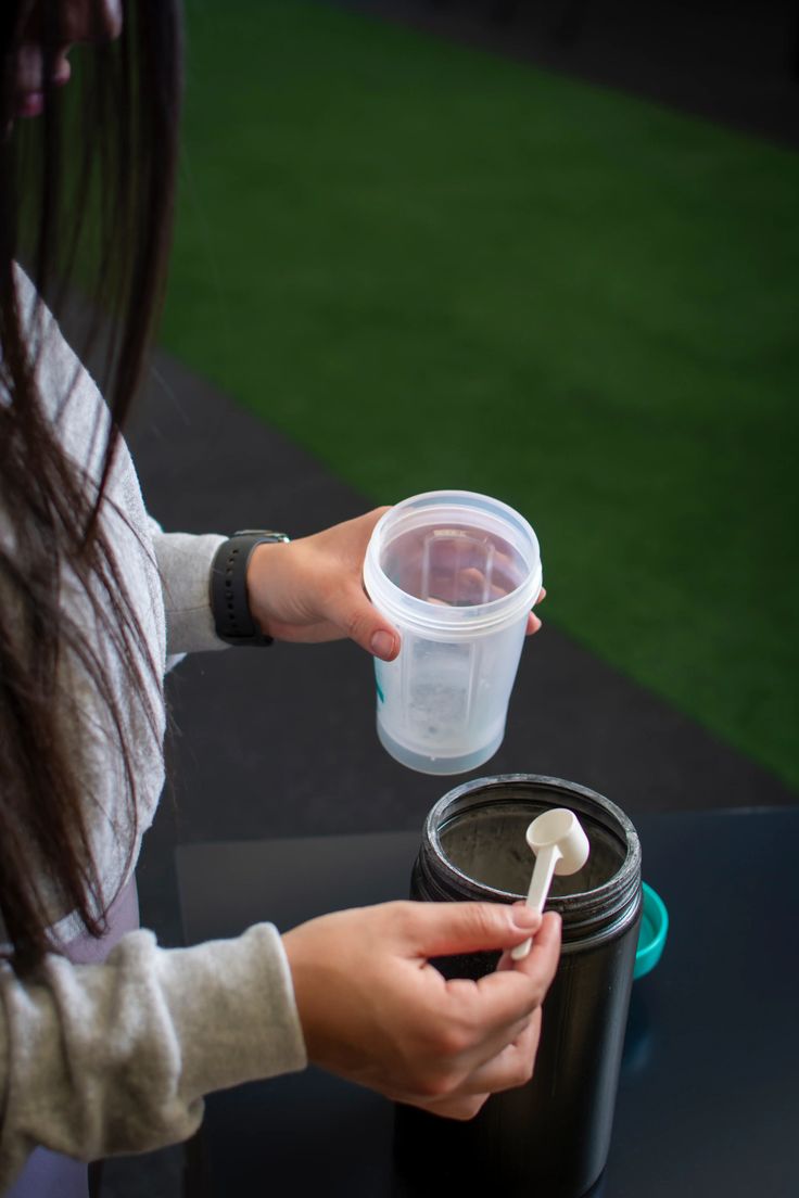 What Does Creatine Actually Do? Benefits for Strength, Recovery & Everyday Performance